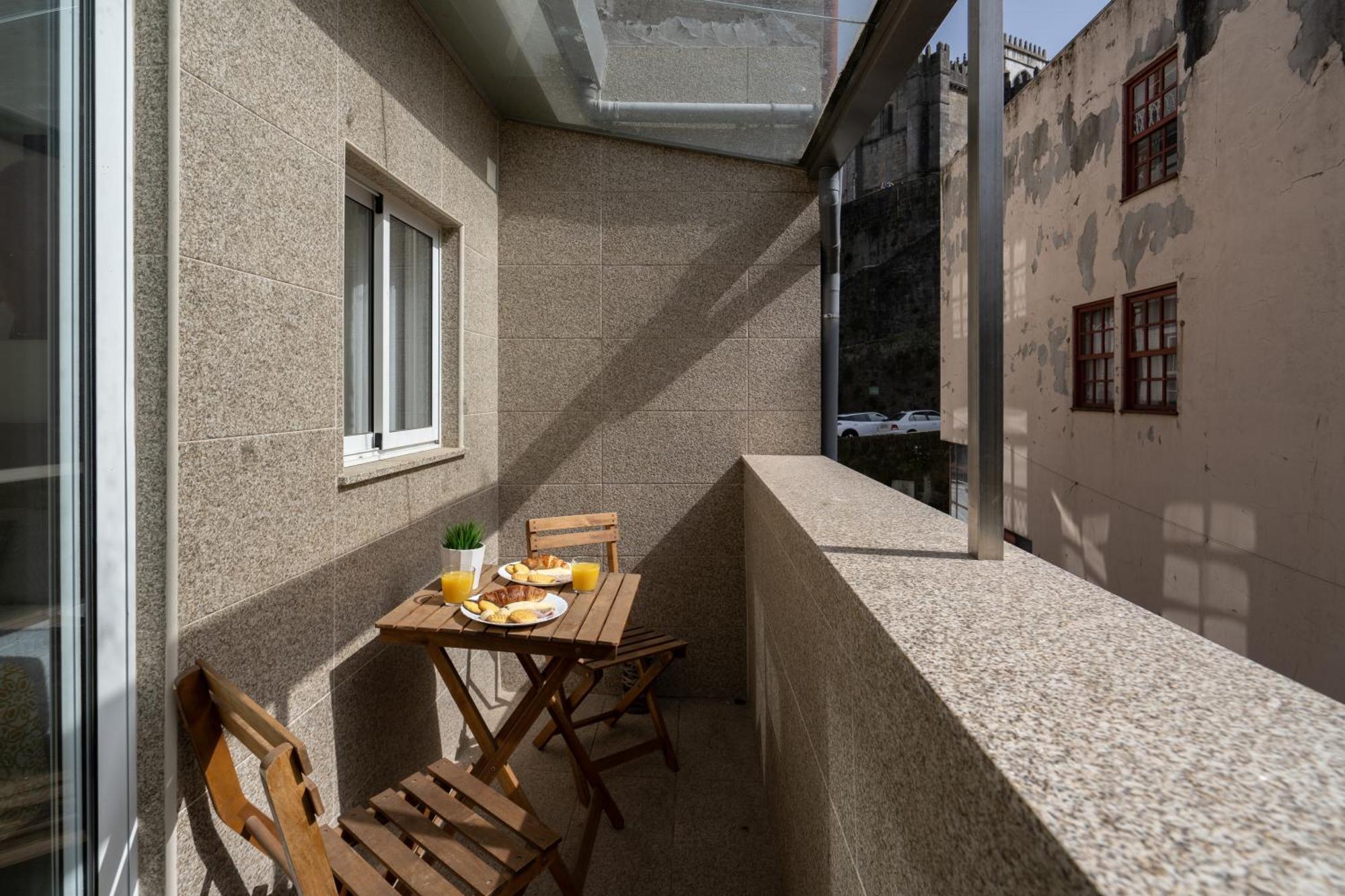 Host Wise - Spacious Noble Apartaments Ace Location بورتو المظهر الخارجي الصورة